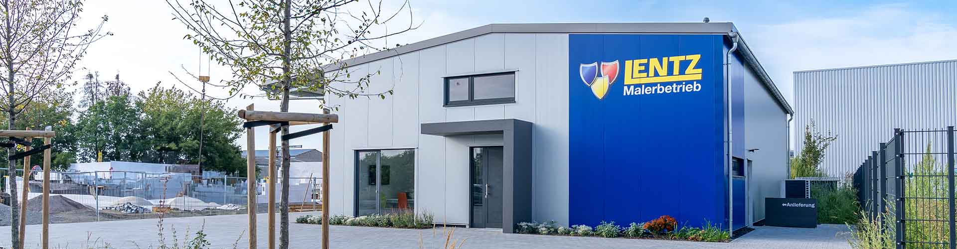 Modernes Betriebsgebäude