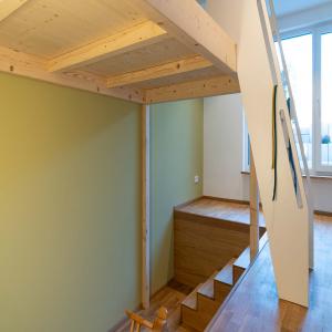 images/refenenzen/umbau-schwimmbad-in-wohnraum/013-umbau-schwimmbad-in-kinderzimmer-zwei-ebenen-architektur-michaela-bundschuh-vasallo-speyer.jpg