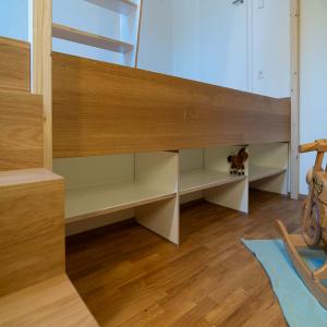 images/refenenzen/umbau-schwimmbad-in-wohnraum/015-umbau-schwimmbad-in-kinderzimmer-mit-stauraum-architektur-michaela-bundschuh-vasallo-speyer.jpg